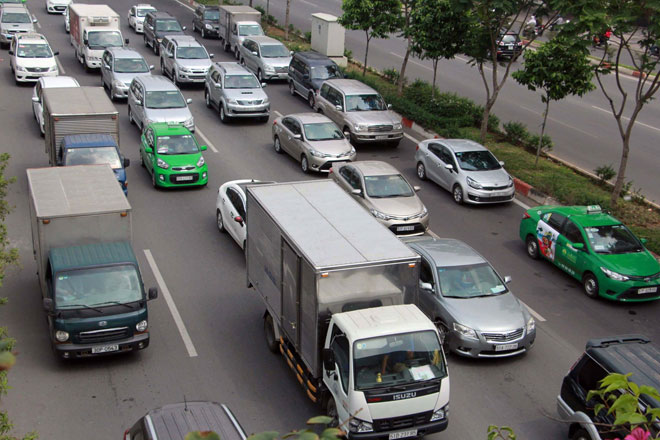 Ngàn người hóa điên ở cửa ngõ Tân Sơn Nhất chiều 25 Tết Ngàn người hóa điên ở cửa ngõ Tân Sơn Nhất chiều 25 Tết